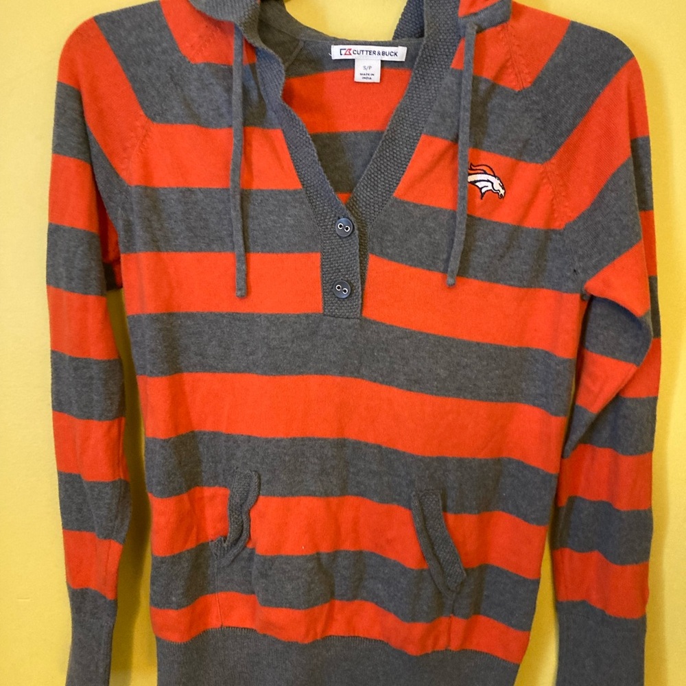 Woman’s cutter and buck Denver bronco sweater hoodie small